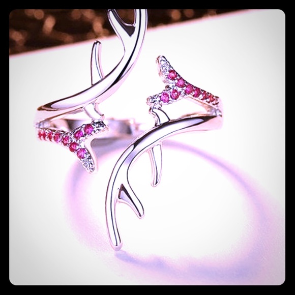 Gorgeous Silver Antlers Ring with delicate stones - Picture 1 of 6